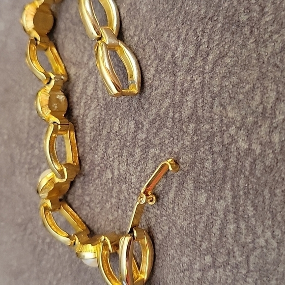 VTG Goldtone Pearl Link Formal Bridal Bracelet - Picture 5 of 5